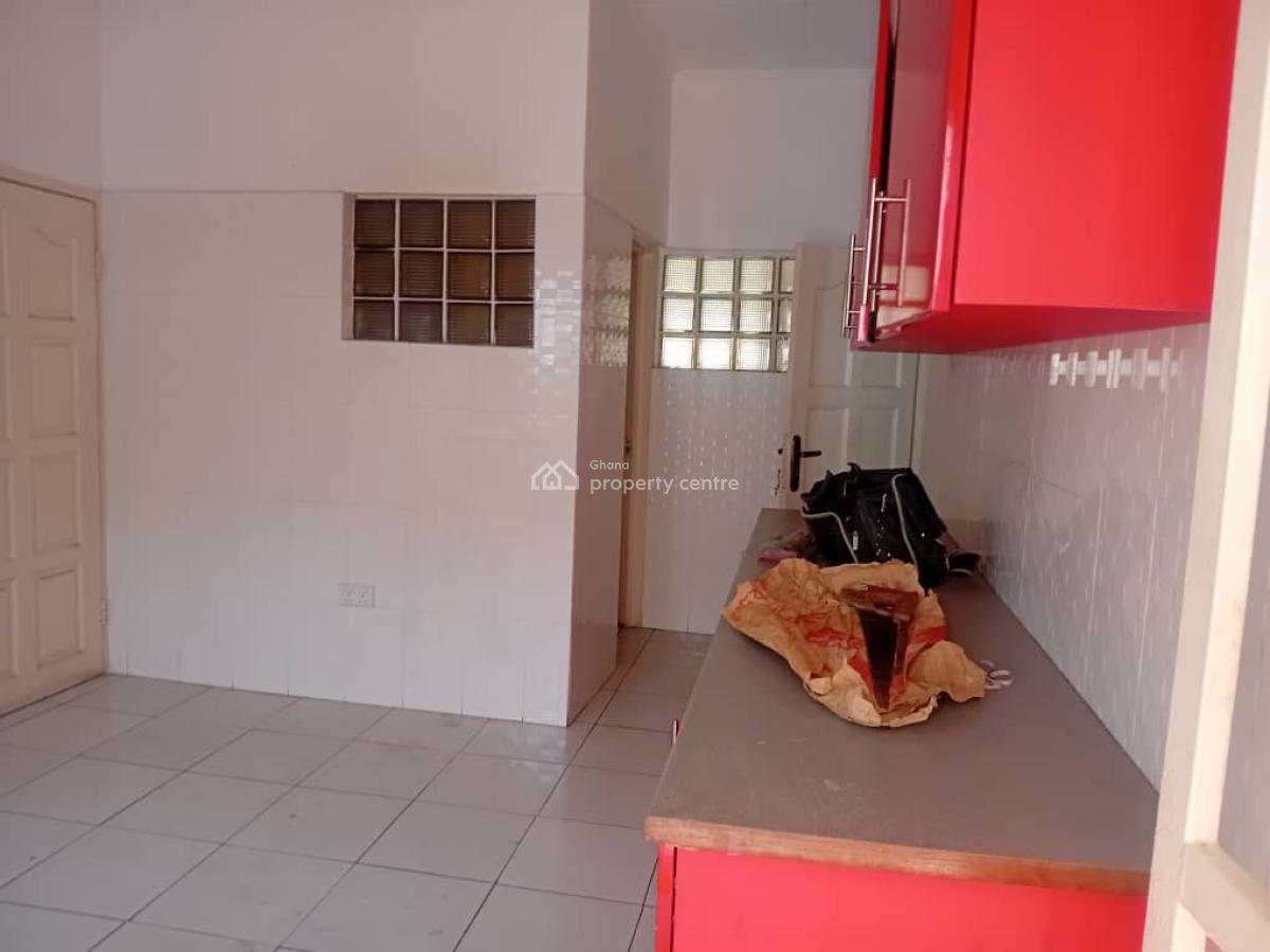 (3) Bedrooms, Abelemkpe, Accra, Terraced Bungalow for Rent