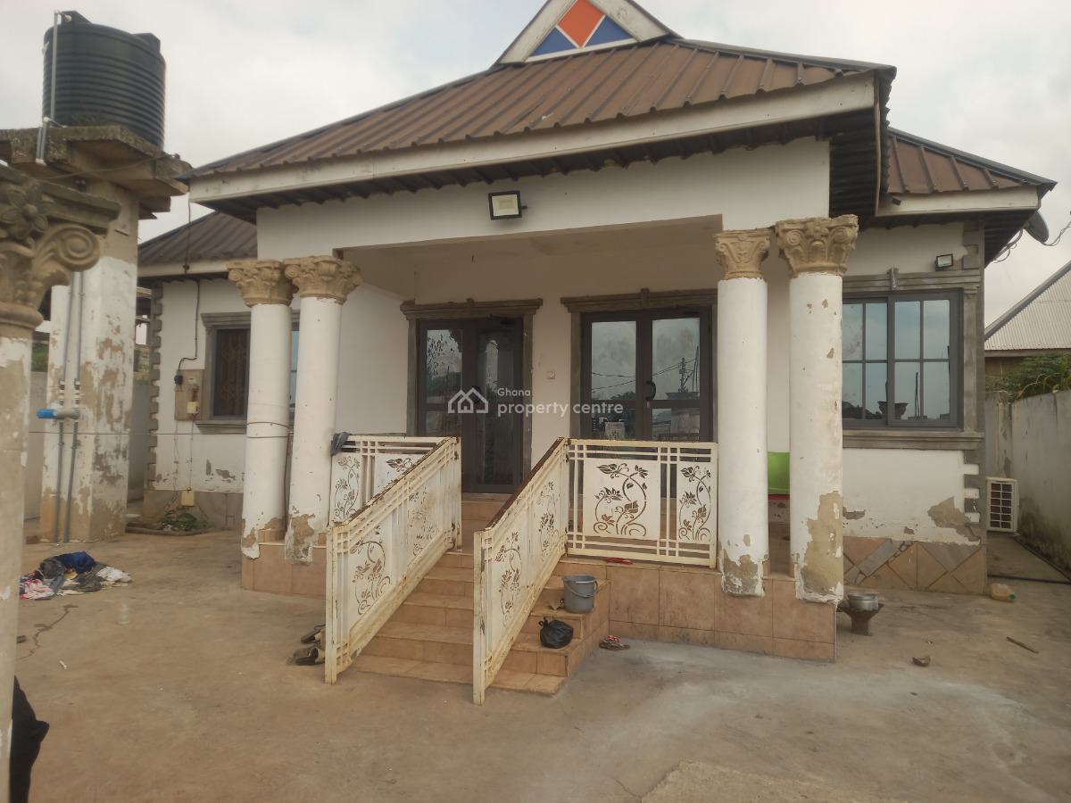 4 Bedrooms, Sokoban Afrancho, on Ahodwo Daban Road., Kumasi Metropolitan, Ashanti, House for Sale