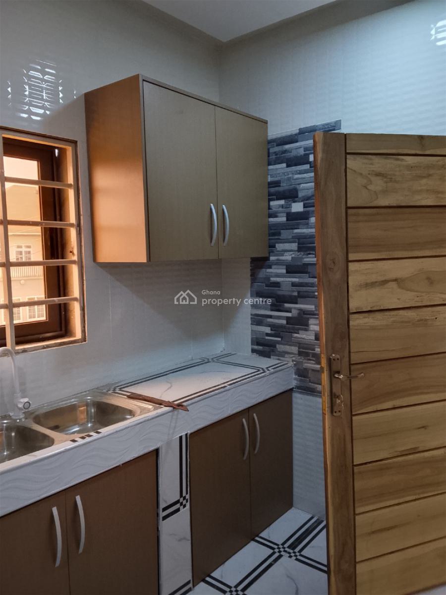 One Bedroom Self Contain Apartment, Teshie Bushroad Police Station, Teshie-nungua Estates, Accra, Mini Flat for Rent