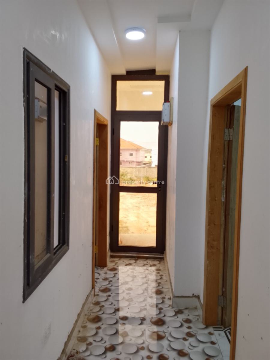 One Bedroom Self Contain Apartment, Teshie Bushroad Police Station, Teshie-nungua Estates, Accra, Mini Flat for Rent