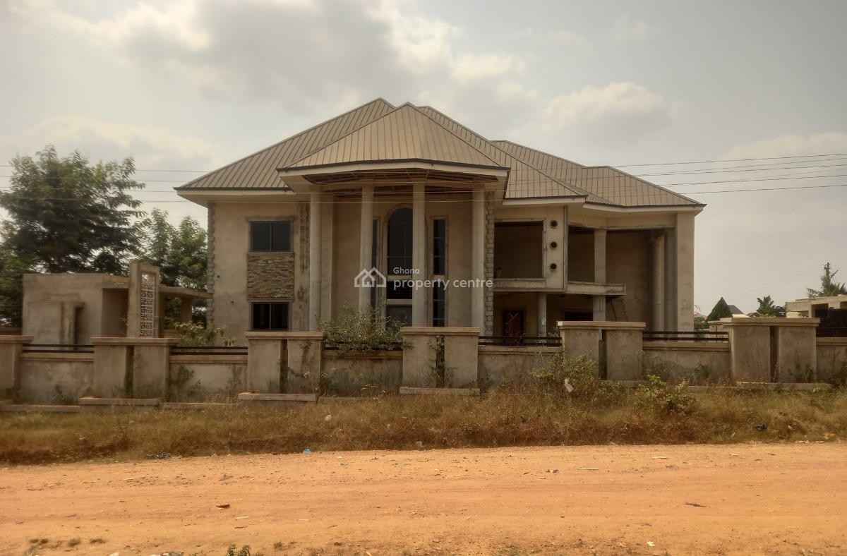 5 Bedrooms, Sokoban Apaaso, on Ahodwo Road., Kumasi Metropolitan, Ashanti, House for Sale