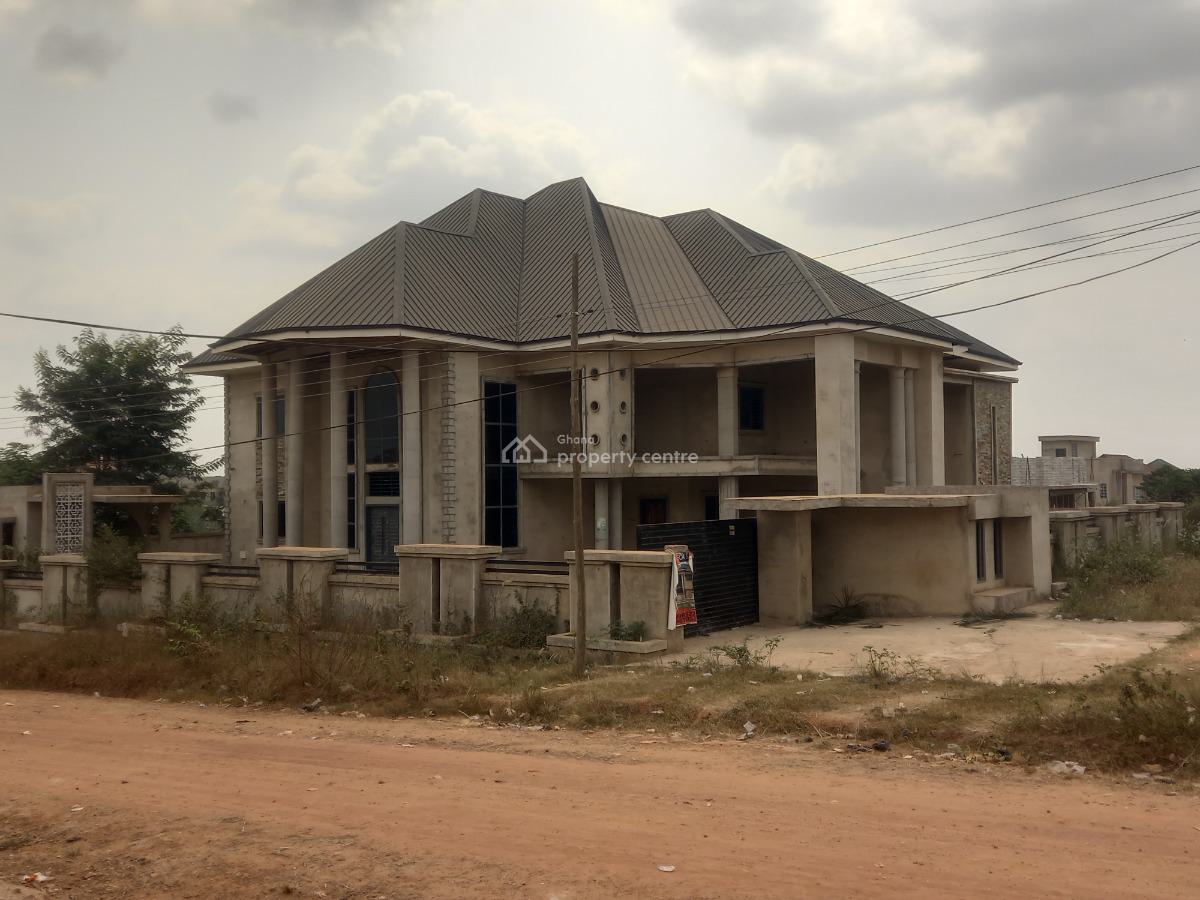 5 Bedrooms, Sokoban Apaaso, on Ahodwo Road., Kumasi Metropolitan, Ashanti, House for Sale