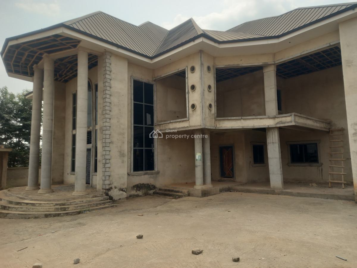 5 Bedrooms, Sokoban Apaaso, on Ahodwo Road., Kumasi Metropolitan, Ashanti, House for Sale