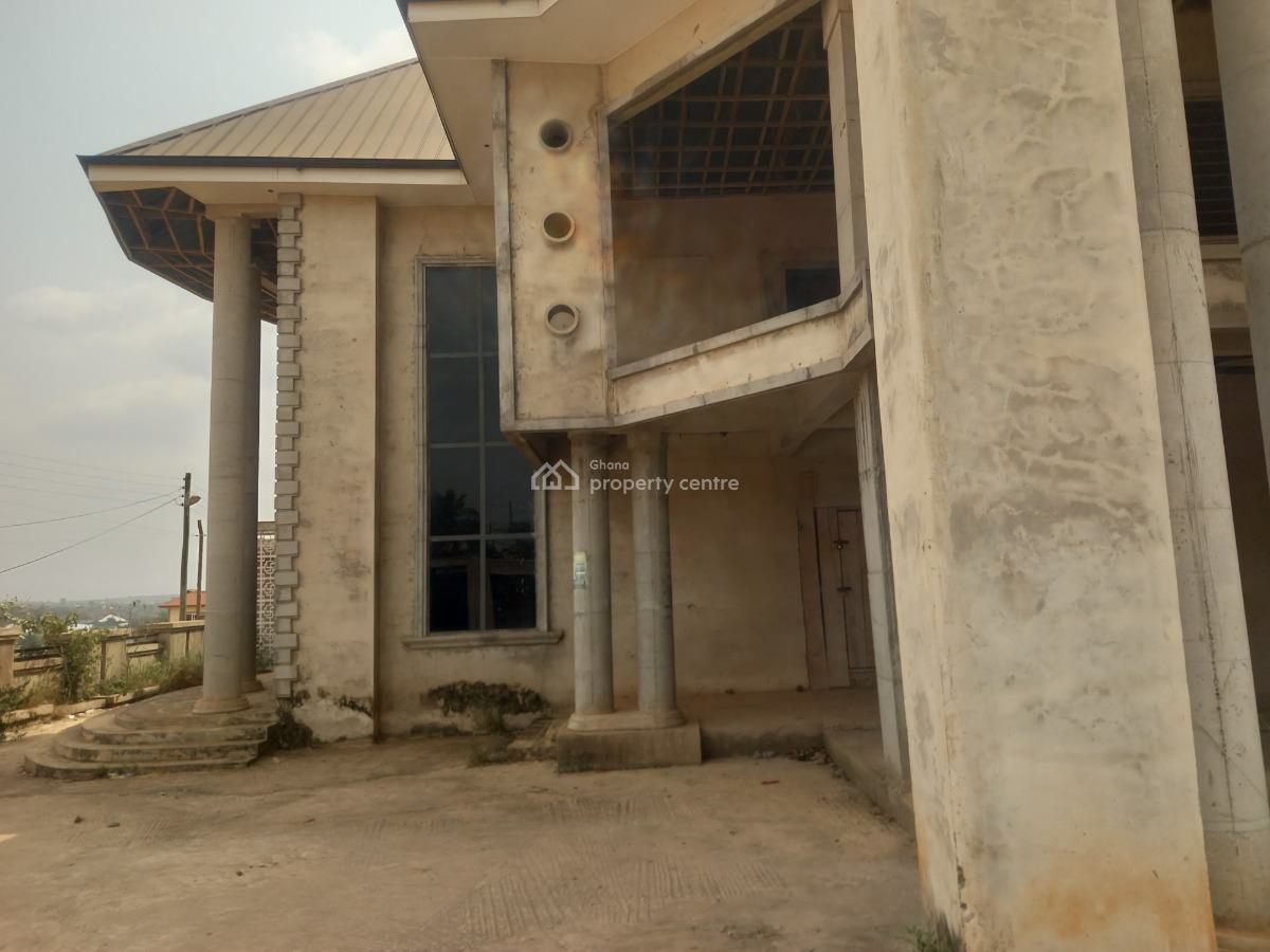 5 Bedrooms, Sokoban Apaaso, on Ahodwo Road., Kumasi Metropolitan, Ashanti, House for Sale