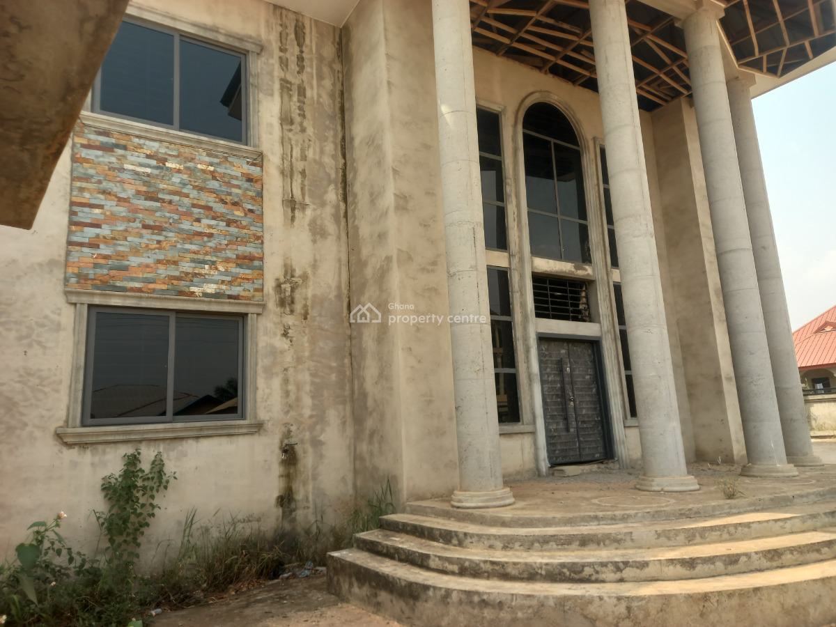 5 Bedrooms, Sokoban Apaaso, on Ahodwo Road., Kumasi Metropolitan, Ashanti, House for Sale