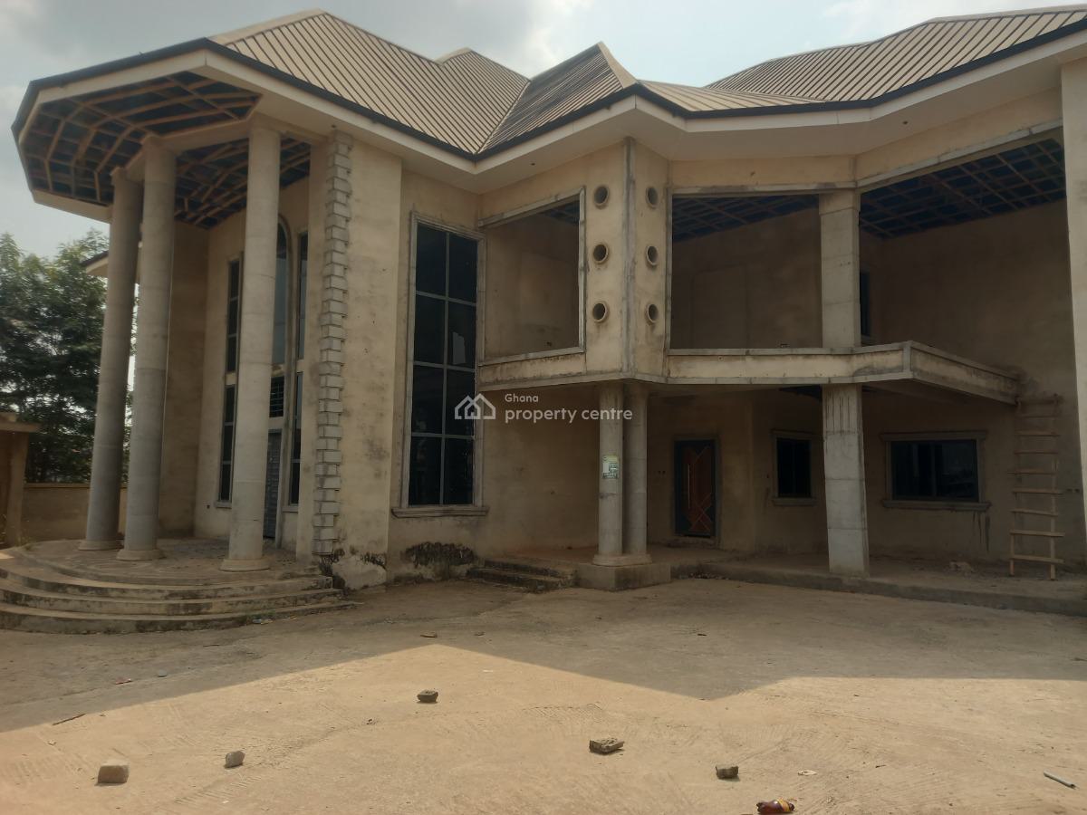 5 Bedrooms, Sokoban Apaaso, on Ahodwo Road., Kumasi Metropolitan, Ashanti, House for Sale