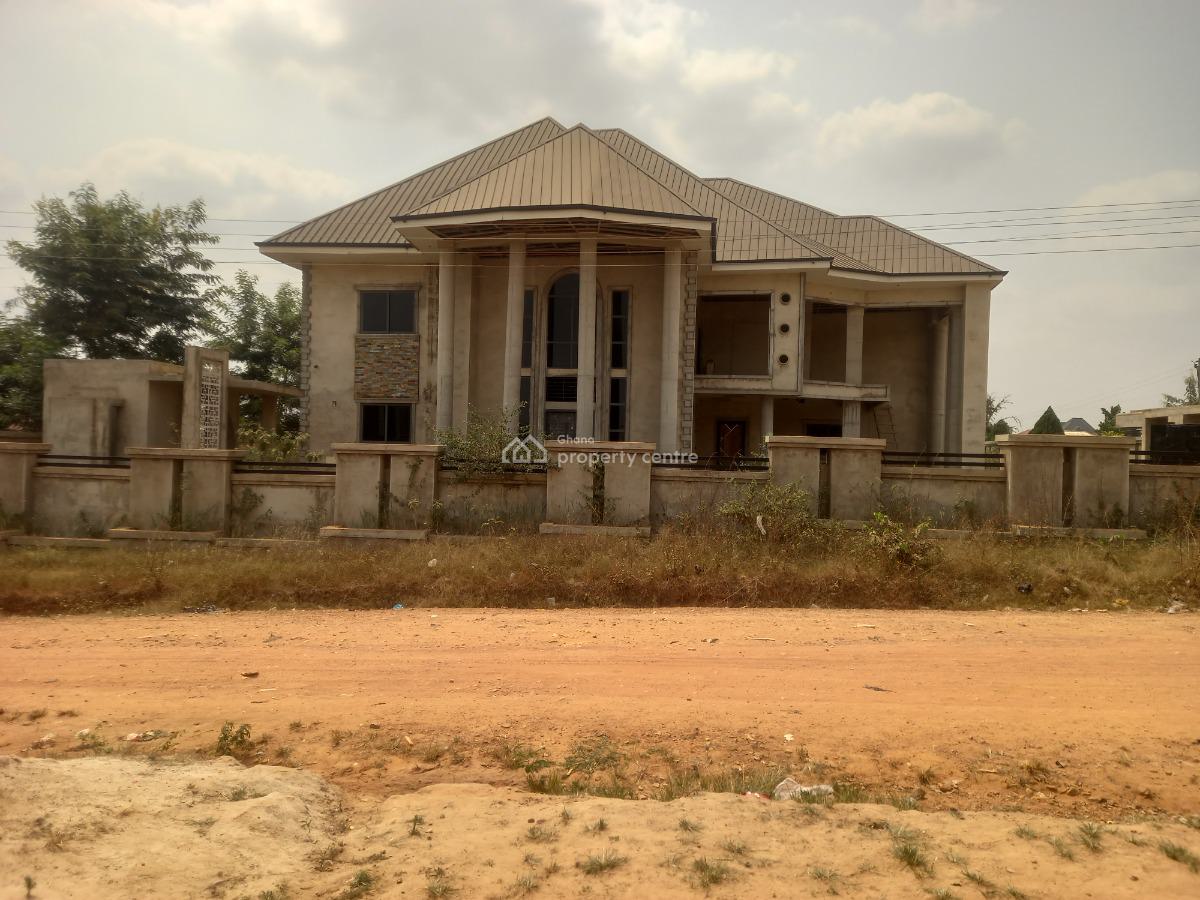 5 Bedrooms, Sokoban Apaaso, on Ahodwo Road., Kumasi Metropolitan, Ashanti, House for Sale