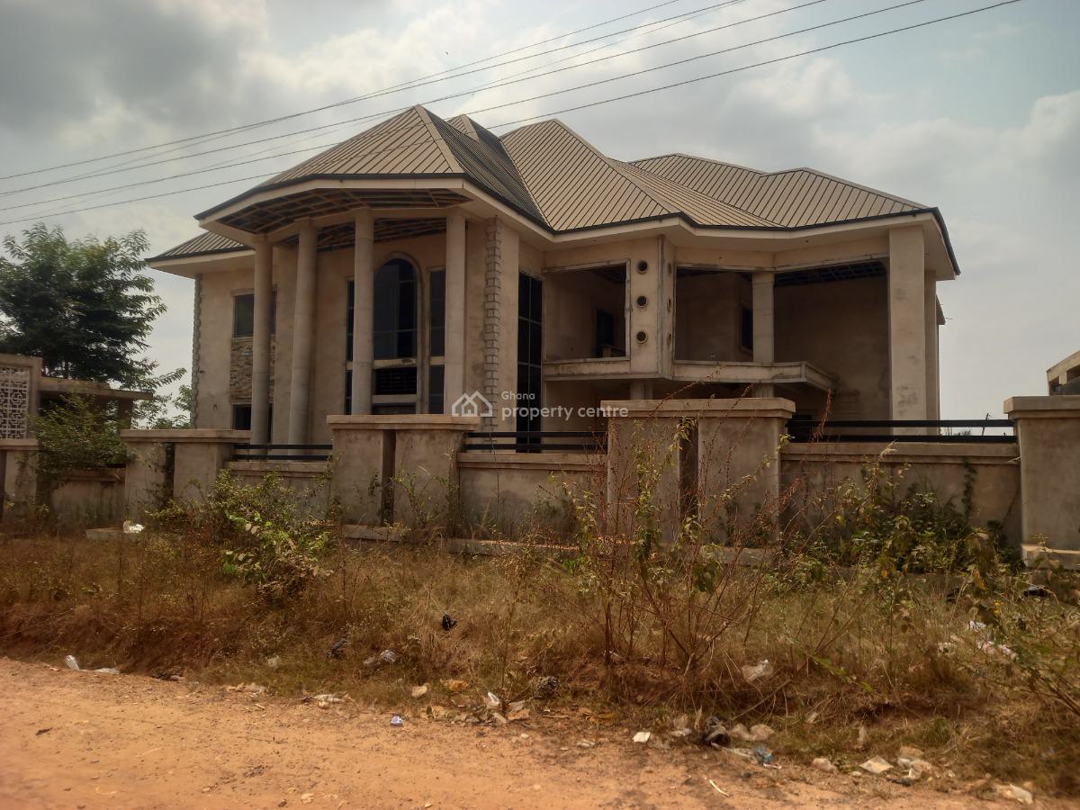 5 Bedrooms, Sokoban Apaaso, on Ahodwo Road., Kumasi Metropolitan, Ashanti, House for Sale