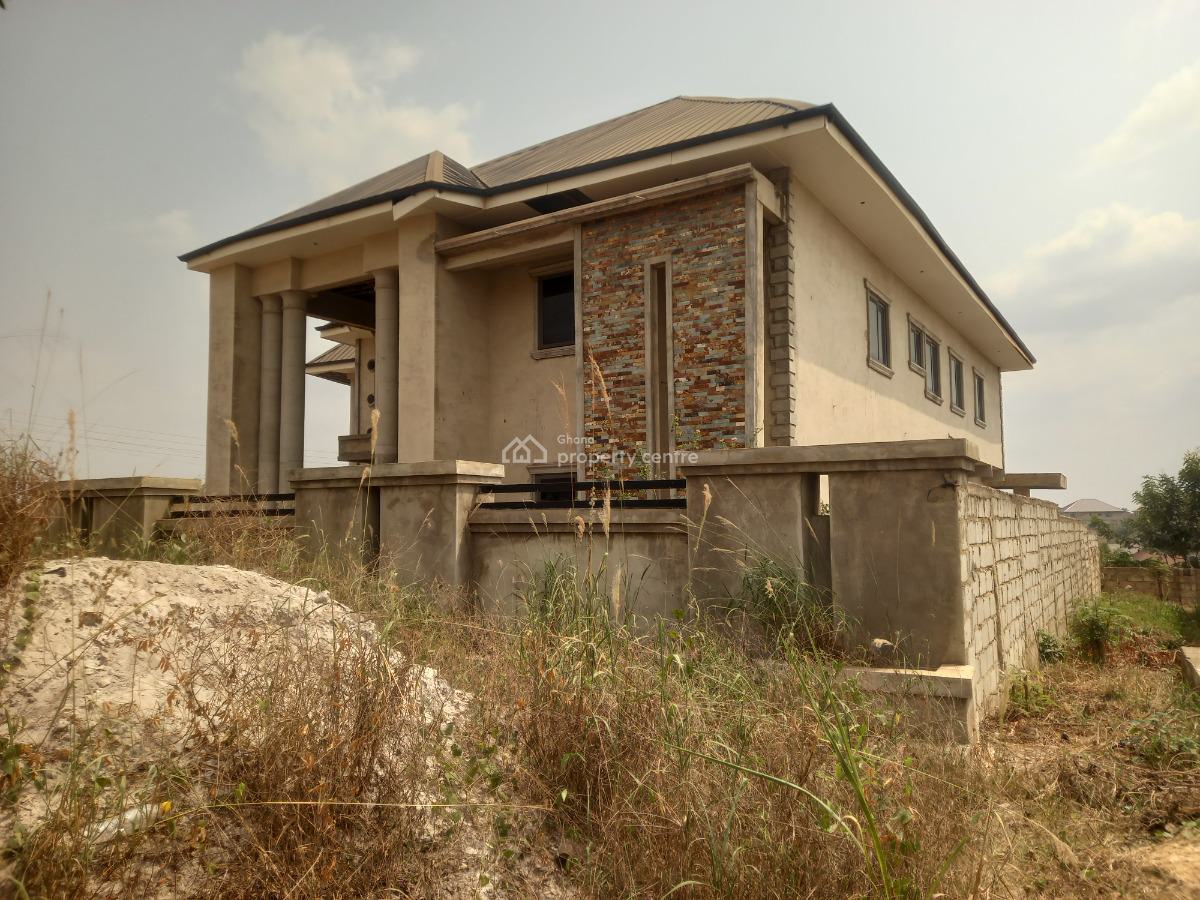 5 Bedrooms, Sokoban Apaaso, on Ahodwo Road., Kumasi Metropolitan, Ashanti, House for Sale