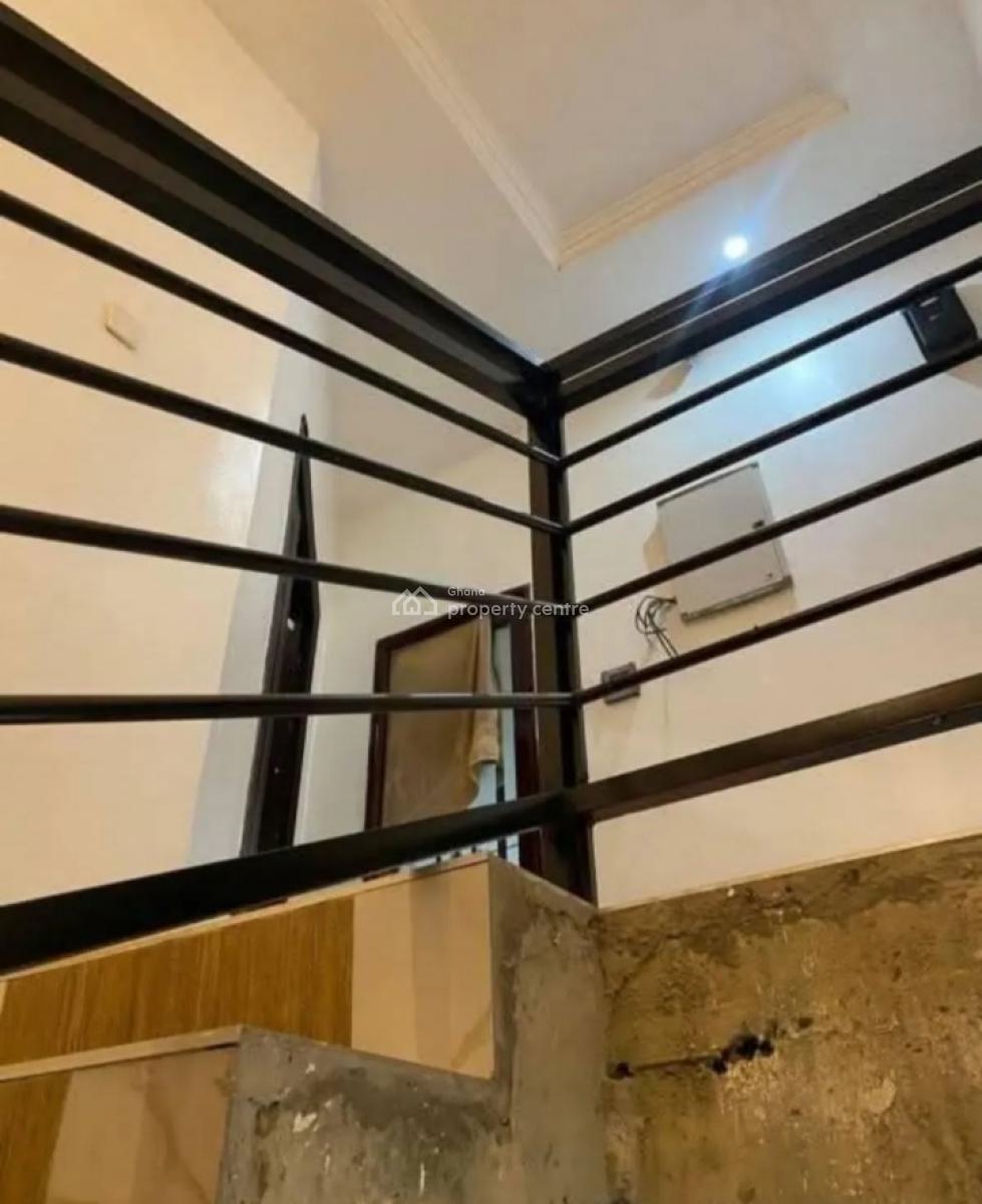 5 Bedrooms, Sokoban Kwaso, on Ahodwo Daban Road., Kumasi Metropolitan, Ashanti, House for Sale