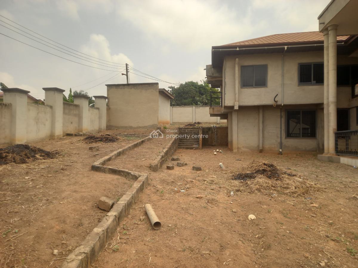 6 Bedrooms, Atwima Techiman/ Boko Estate. Near Kwadaso Road., Kumasi Metropolitan, Ashanti, House for Sale