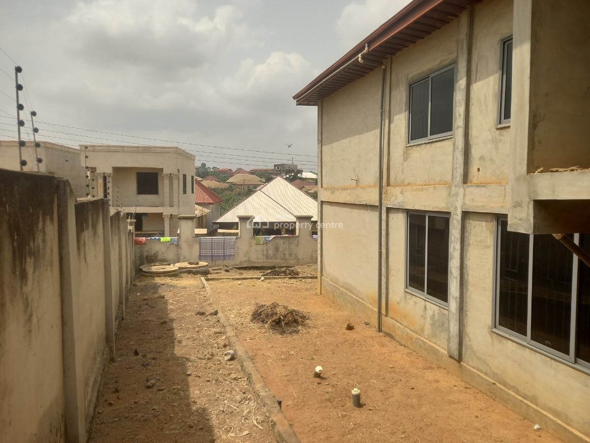 6 Bedrooms, Atwima Techiman/ Boko Estate. Near Kwadaso Road., Kumasi Metropolitan, Ashanti, House for Sale