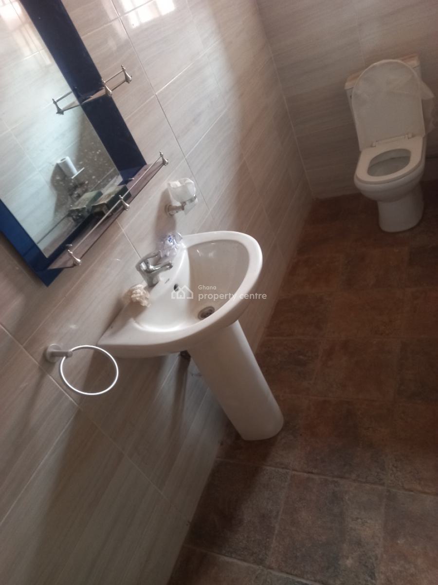 6 Bedrooms, Atwima Techiman/ Boko Estate. Near Kwadaso Road., Kumasi Metropolitan, Ashanti, House for Sale