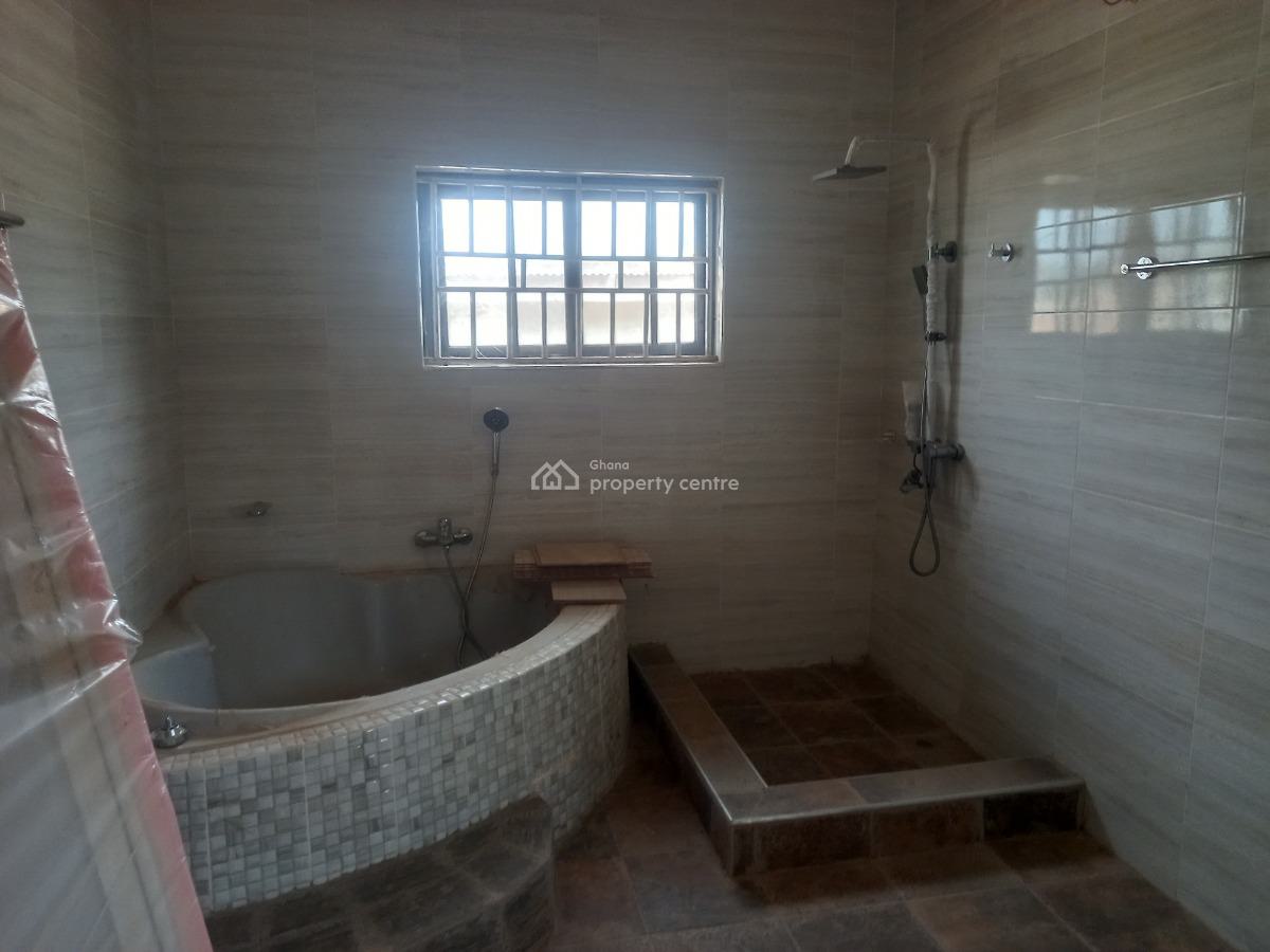 6 Bedrooms, Atwima Techiman/ Boko Estate. Near Kwadaso Road., Kumasi Metropolitan, Ashanti, House for Sale