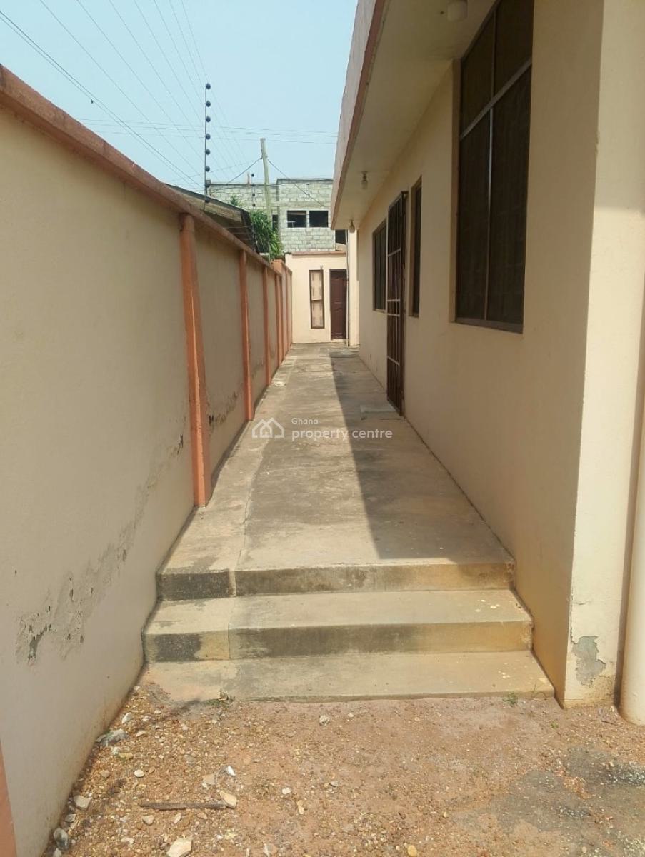 Standard 8 Bedrooms House with Two Boys Quarters, Antis, Agbogba, North Legon, Accra, House for Sale