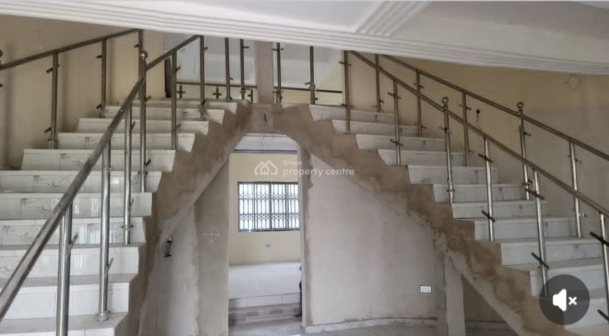5 Bedrooms, Sokoban Apaaso, on Ahodwo Daban Road, Kumasi Metropolitan, Ashanti, House for Sale