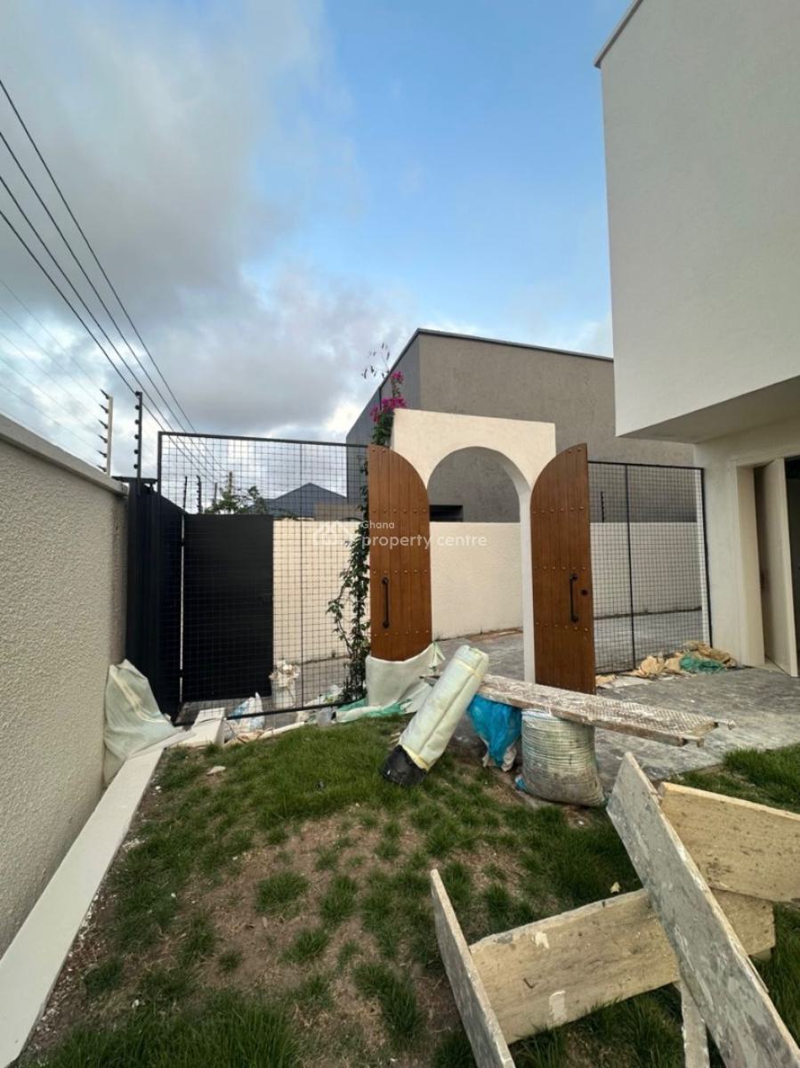 4 Bedrooms at Tse Addo  Roundabout, Roundabout, Tse Addo, Accra, Detached Duplex for Sale