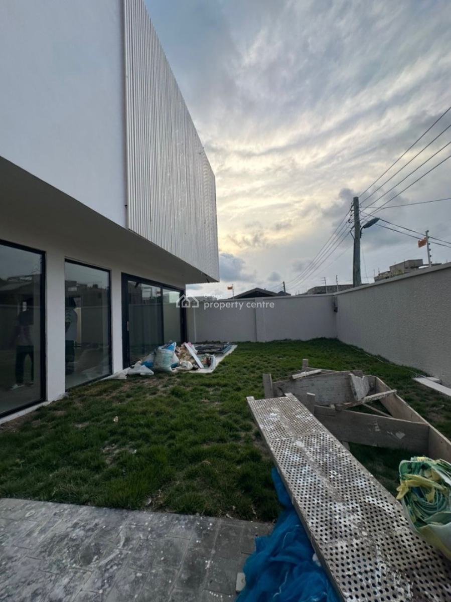 4 Bedrooms at Tse Addo  Roundabout, Roundabout, Tse Addo, Accra, Detached Duplex for Sale