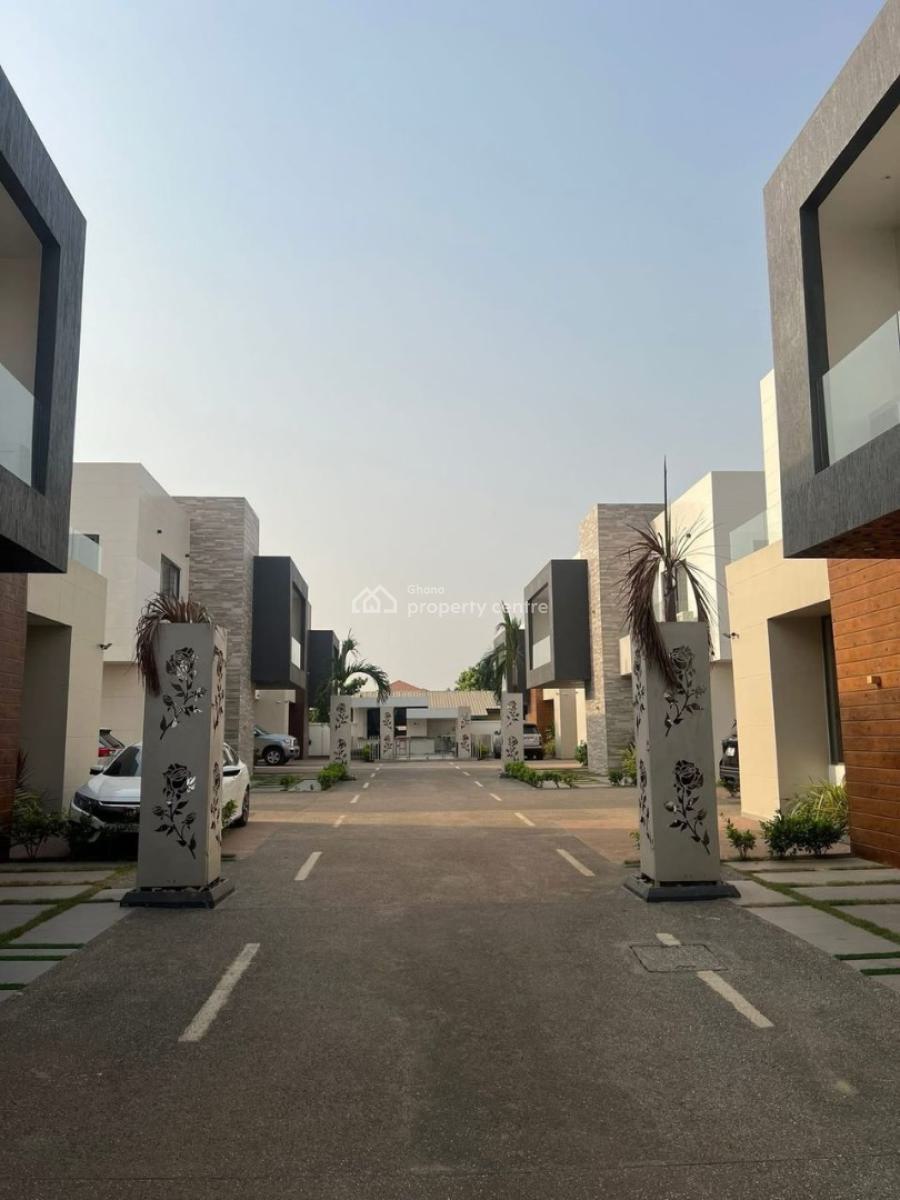 Luxurious 4-bedroom Detached House with Boys Quarters Selling in Ash, Ashaley Botwe (nmaidzor), Ashaley Botwe, Adenta Municipal, Accra, Townhouse for Sale