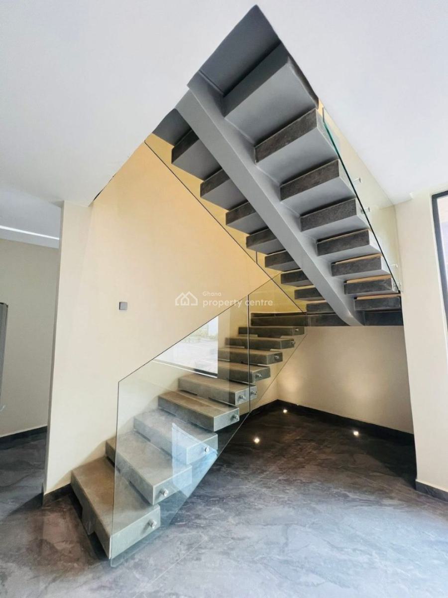 Luxurious 4-bedroom Detached House with Boys Quarters Selling in Ash, Ashaley Botwe (nmaidzor), Ashaley Botwe, Adenta Municipal, Accra, Townhouse for Sale