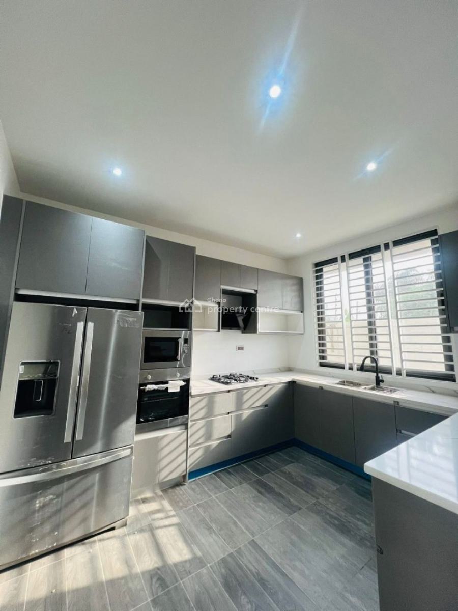 Luxurious 4-bedroom Detached House with Boys Quarters Selling in Ash, Ashaley Botwe (nmaidzor), Ashaley Botwe, Adenta Municipal, Accra, Townhouse for Sale