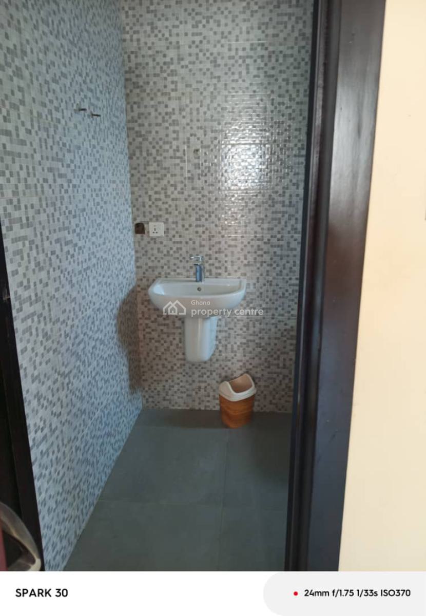Executive 3 Bedrooms, Dzorwulu, Accra, Townhouse for Rent