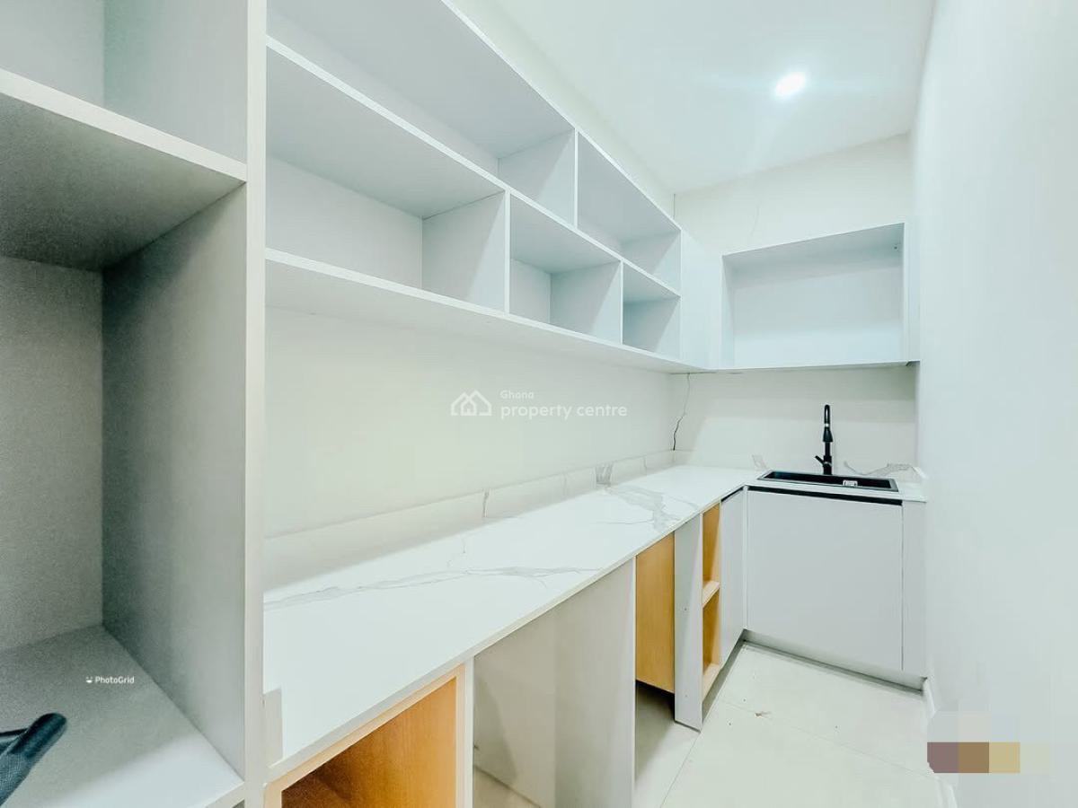 Executive 6 Bedroom, East Airport, Airport Residential Area, Accra, House for Sale