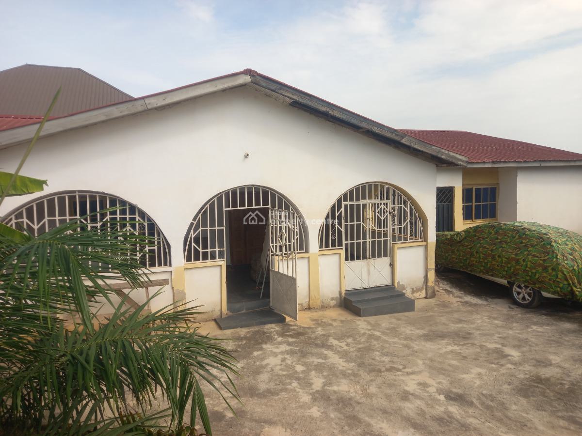 6 Bedrooms, Fawoade, on Tafo Pankrono Road., Kumasi Metropolitan, Ashanti, House for Sale