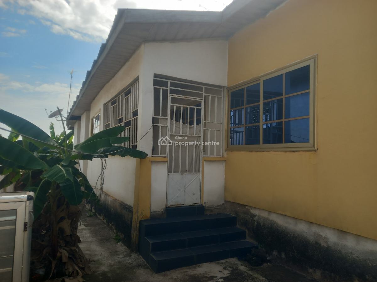 6 Bedrooms, Fawoade, on Tafo Pankrono Road., Kumasi Metropolitan, Ashanti, House for Sale