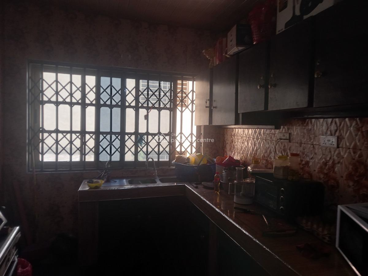 6 Bedrooms, Fawoade, on Tafo Pankrono Road., Kumasi Metropolitan, Ashanti, House for Sale