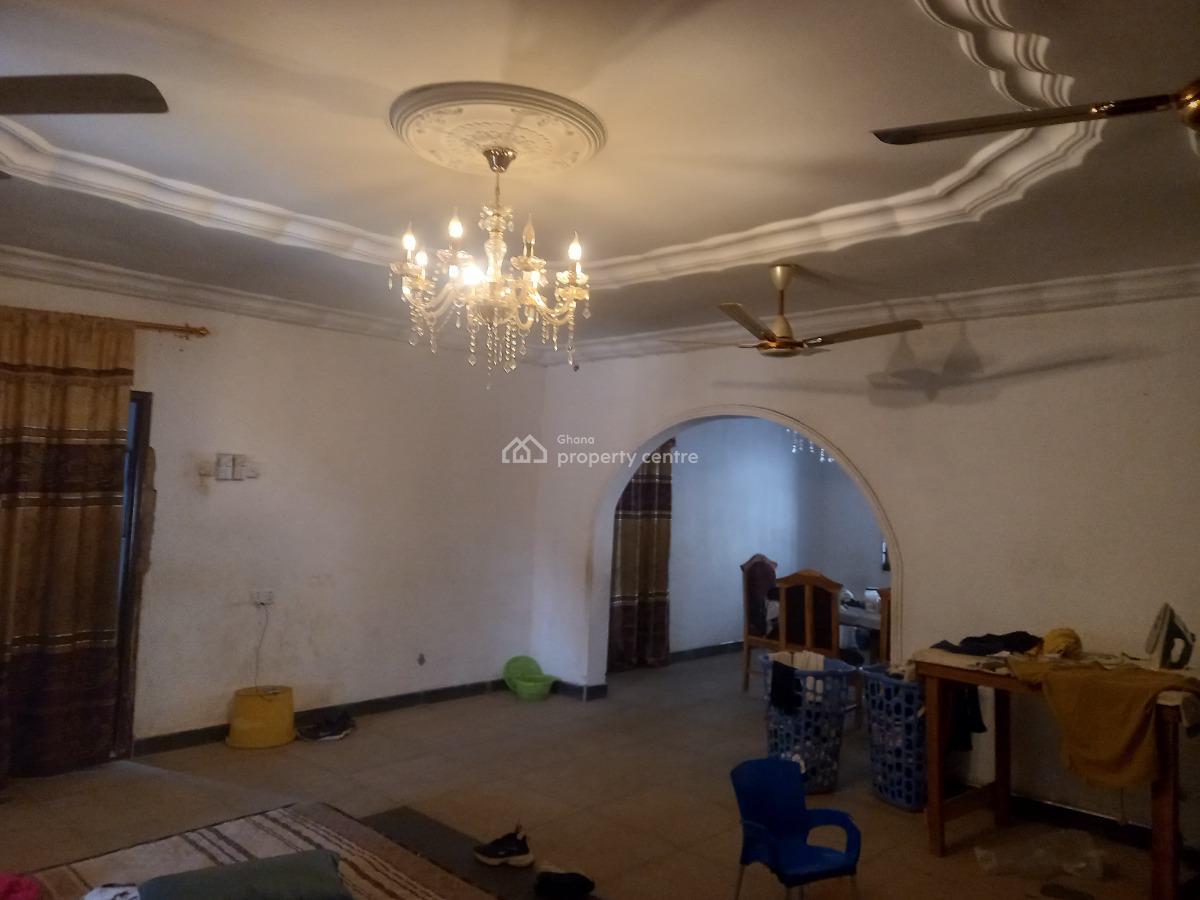 6 Bedrooms, Fawoade, on Tafo Pankrono Road., Kumasi Metropolitan, Ashanti, House for Sale