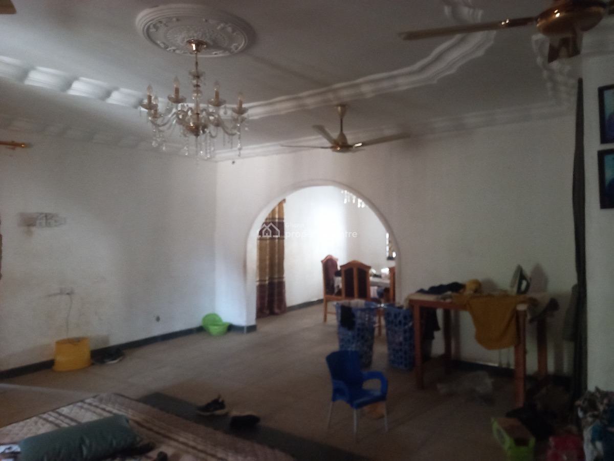 6 Bedrooms, Fawoade, on Tafo Pankrono Road., Kumasi Metropolitan, Ashanti, House for Sale