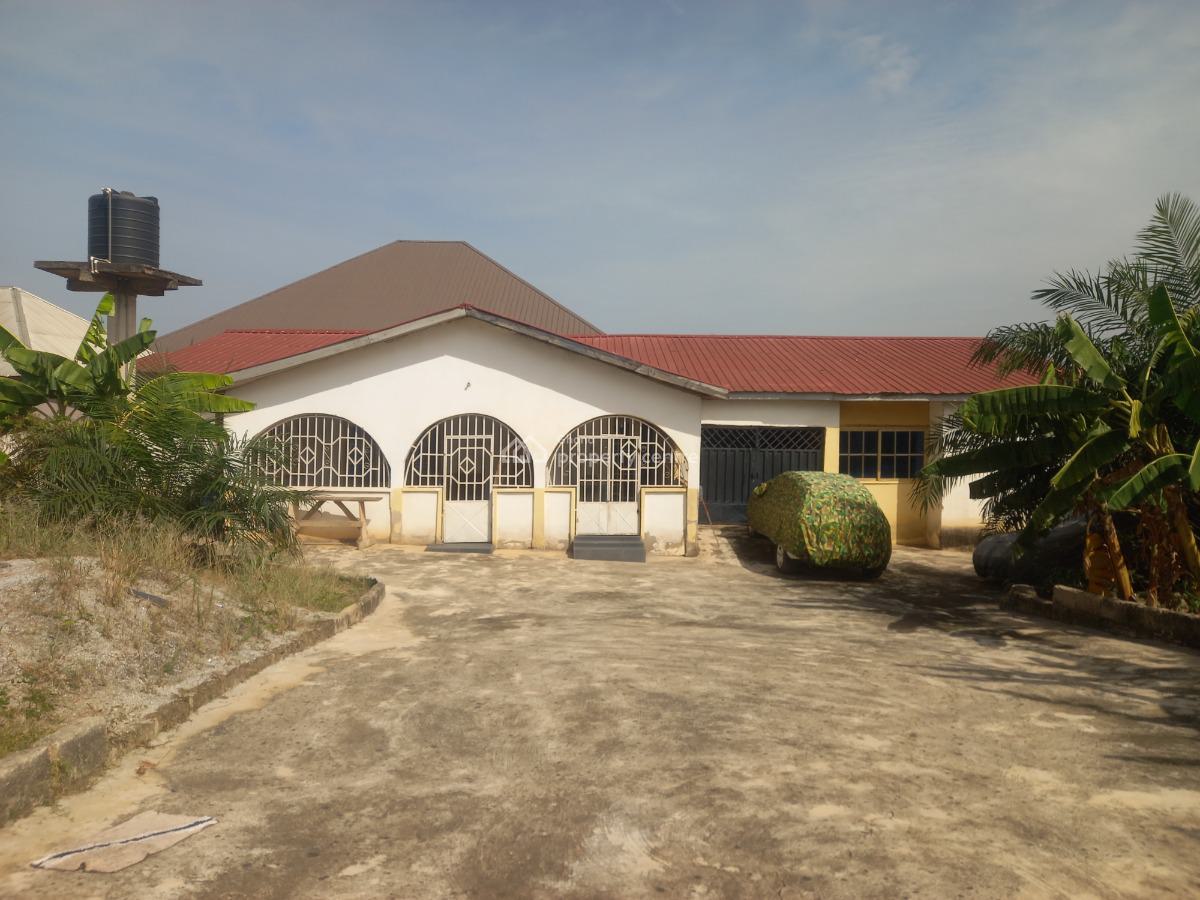 6 Bedrooms, Fawoade, on Tafo Pankrono Road., Kumasi Metropolitan, Ashanti, House for Sale