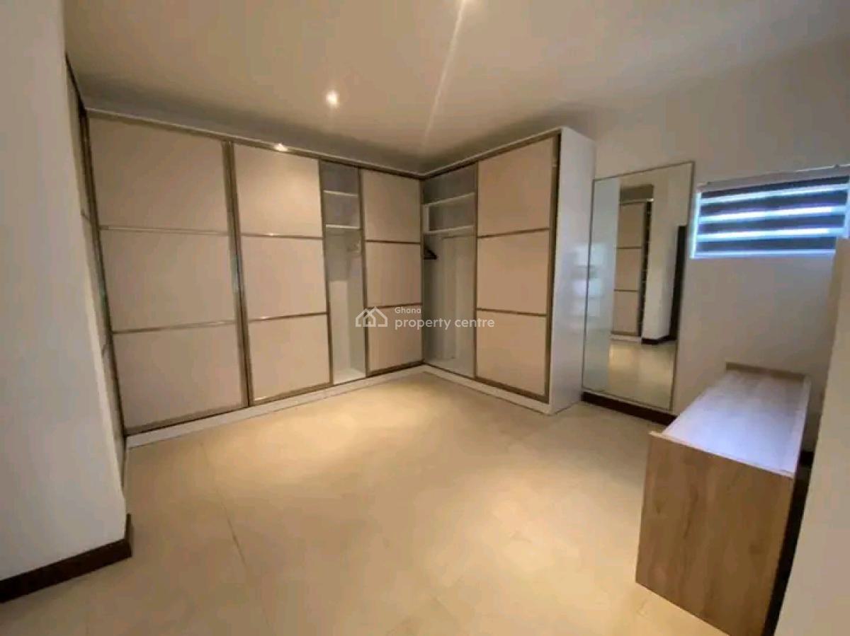 Luxurious 4 Bedrooms Townhouse, Airport Residential Area, Accra, Townhouse for Rent