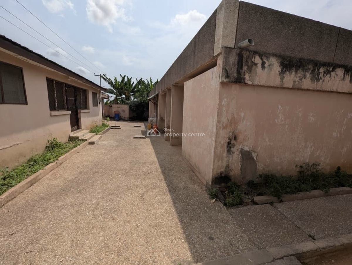 7 Bedrooms on 2 Plots, Tantra Hills to Mile 7 Main Road, Achimota, Accra, Mixed-use Land for Sale
