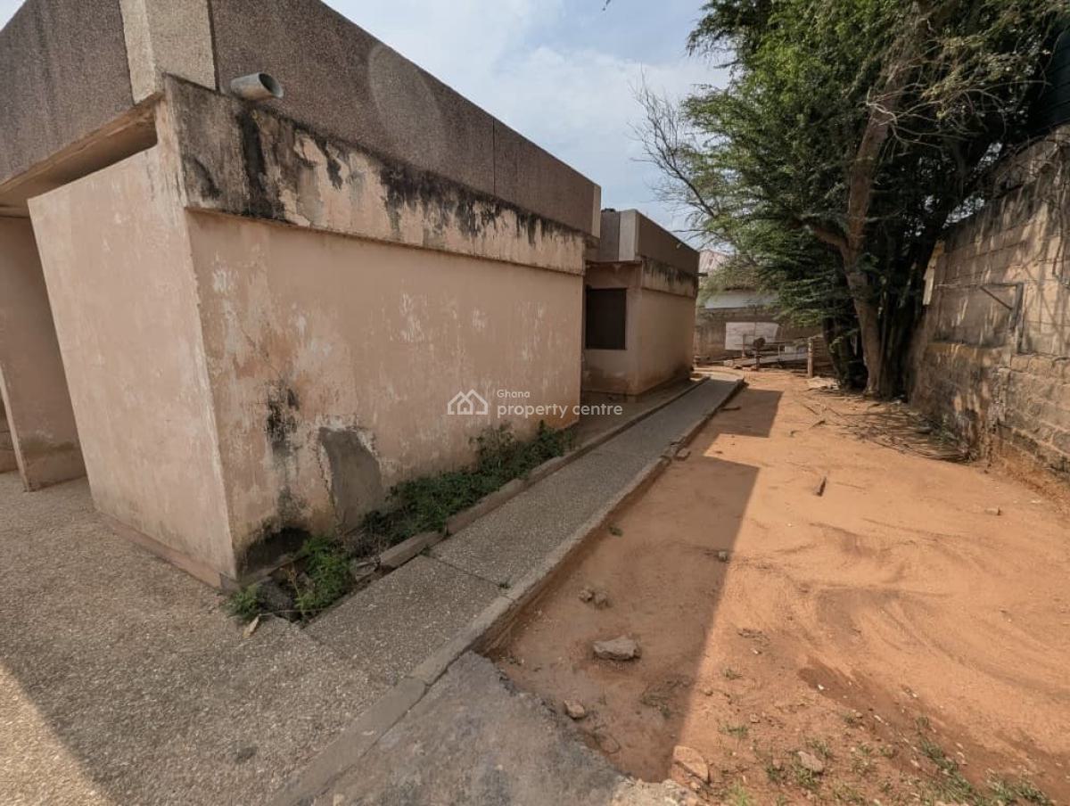 7 Bedrooms on 2 Plots, Tantra Hills to Mile 7 Main Road, Achimota, Accra, Mixed-use Land for Sale