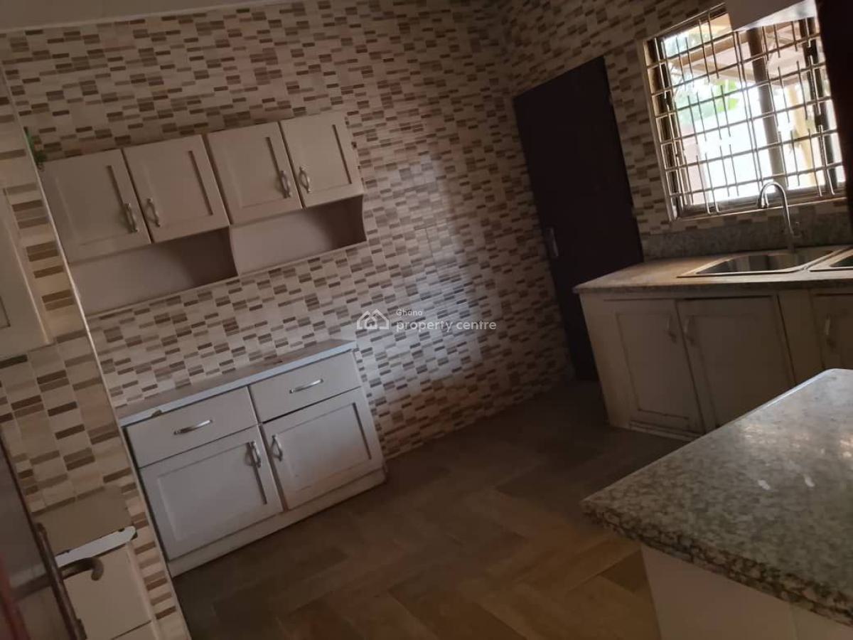 5brm Self Compound / House at Odorkor Official Town Accra, Odorkor Official Town, Accra Metropolitan, Accra, Detached Bungalow for Rent