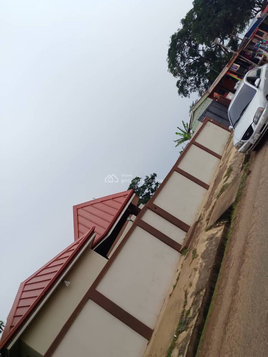 5brm Self Compound / House at Odorkor Official Town Accra, Odorkor Official Town, Accra Metropolitan, Accra, Detached Bungalow for Rent
