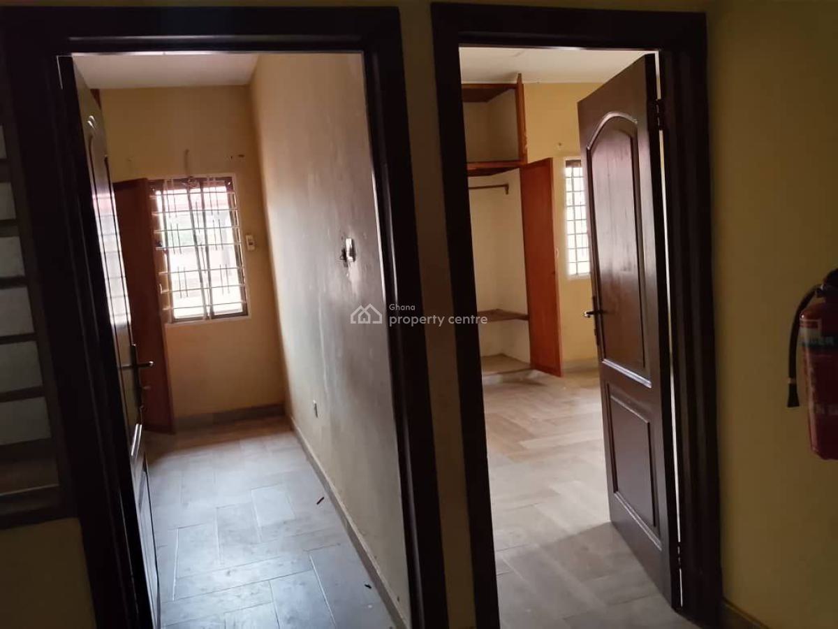 5brm Self Compound / House at Odorkor Official Town Accra, Odorkor Official Town, Accra Metropolitan, Accra, Detached Bungalow for Rent