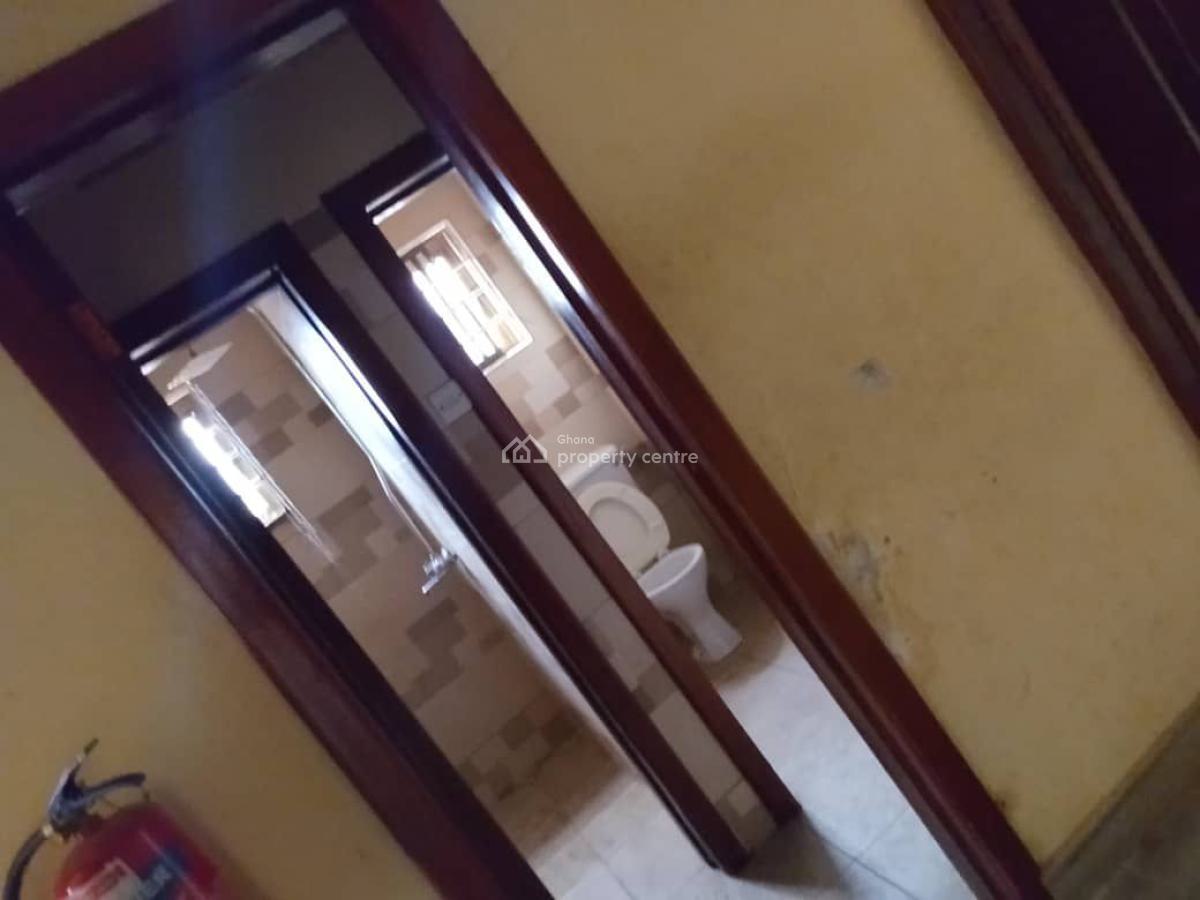 5brm Self Compound / House at Odorkor Official Town Accra, Odorkor Official Town, Accra Metropolitan, Accra, Detached Bungalow for Rent