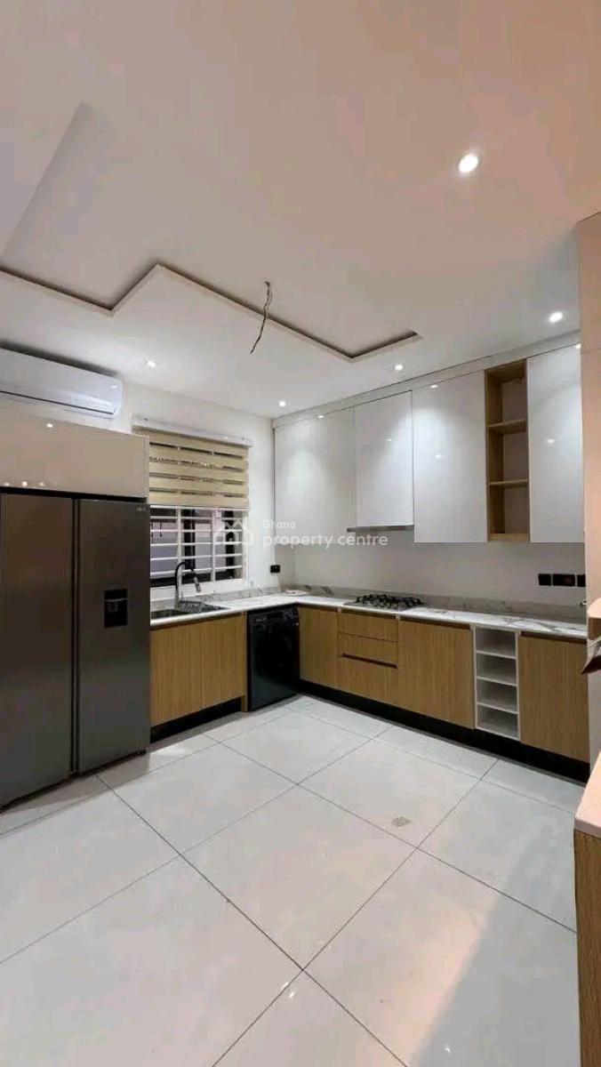 Executive 4-bedroom Townhouse @ Spintex, Spintex, Accra, House for Sale
