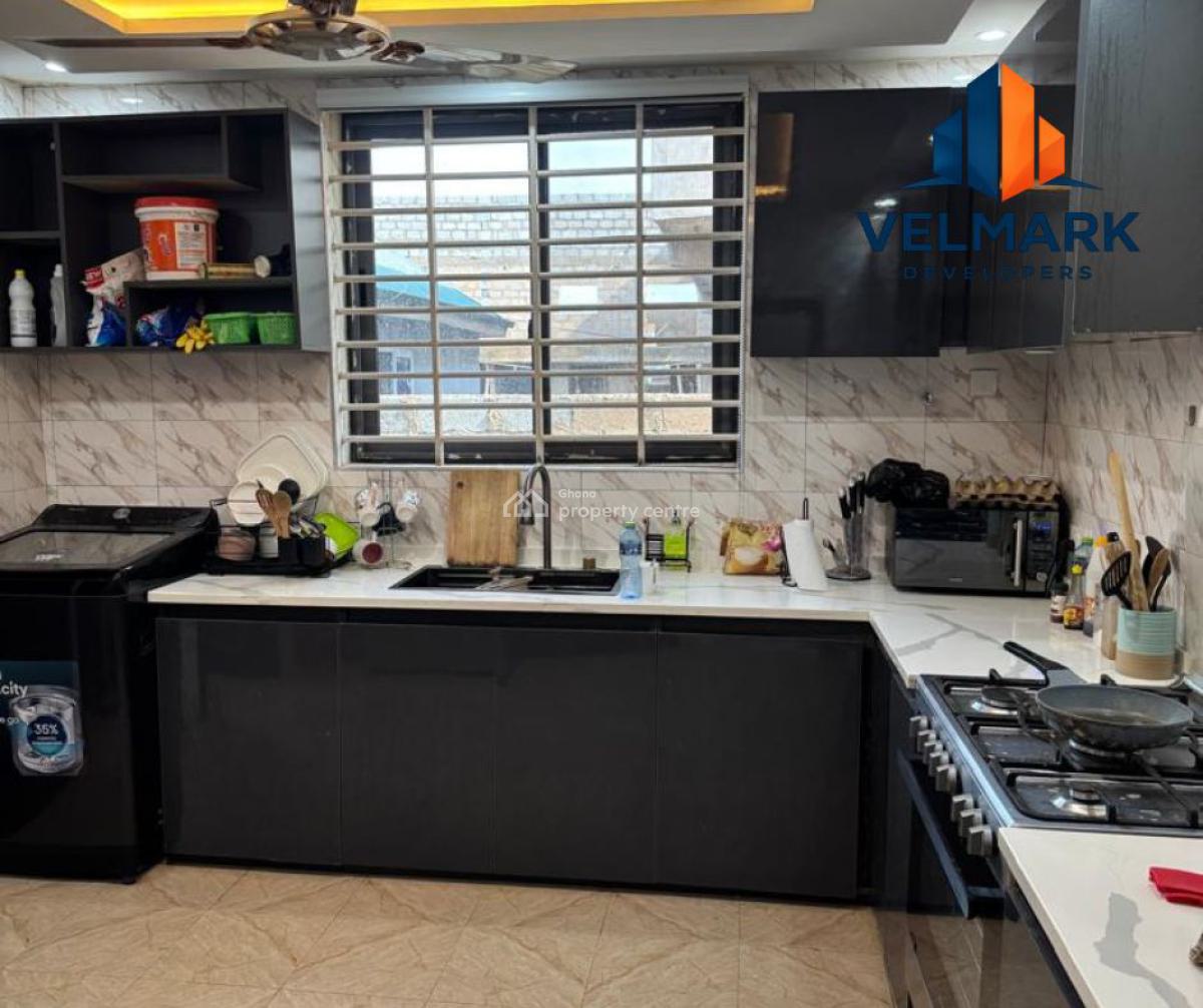 Investors Deal  Luxury 5-bedroom En-suite Home  Adade Kasoa, Adade Road, Kasoa, Awutu-senya East, Central Region, House for Sale