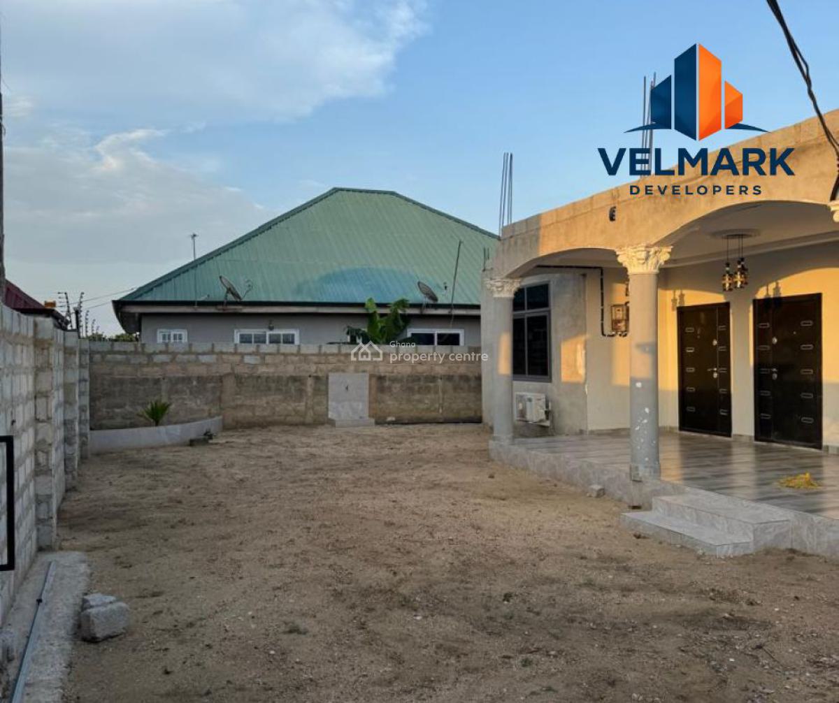 Investors Deal  Luxury 5-bedroom En-suite Home  Adade Kasoa, Adade Road, Kasoa, Awutu-senya East, Central Region, House for Sale