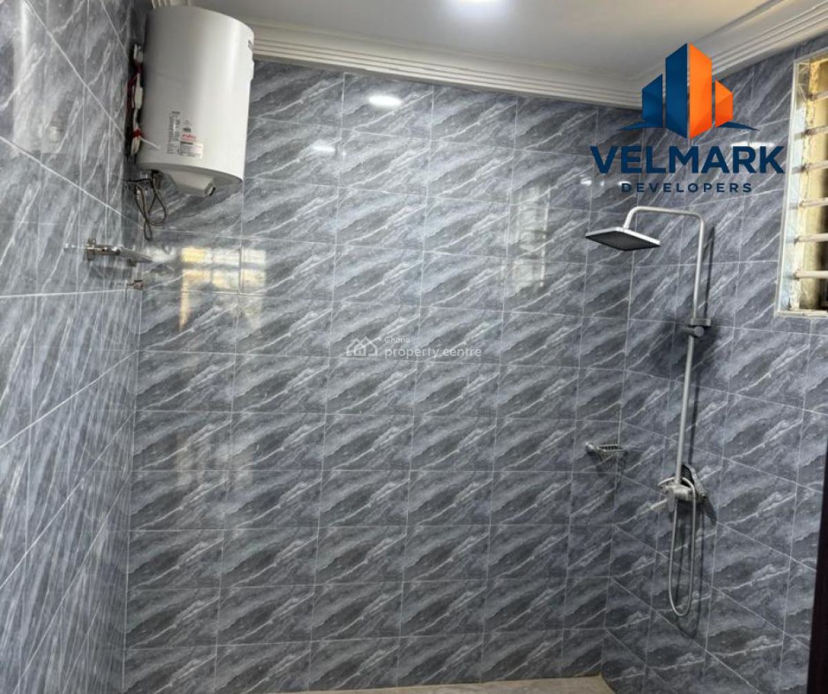 Investors Deal  Luxury 5-bedroom En-suite Home  Adade Kasoa, Adade Road, Kasoa, Awutu-senya East, Central Region, House for Sale