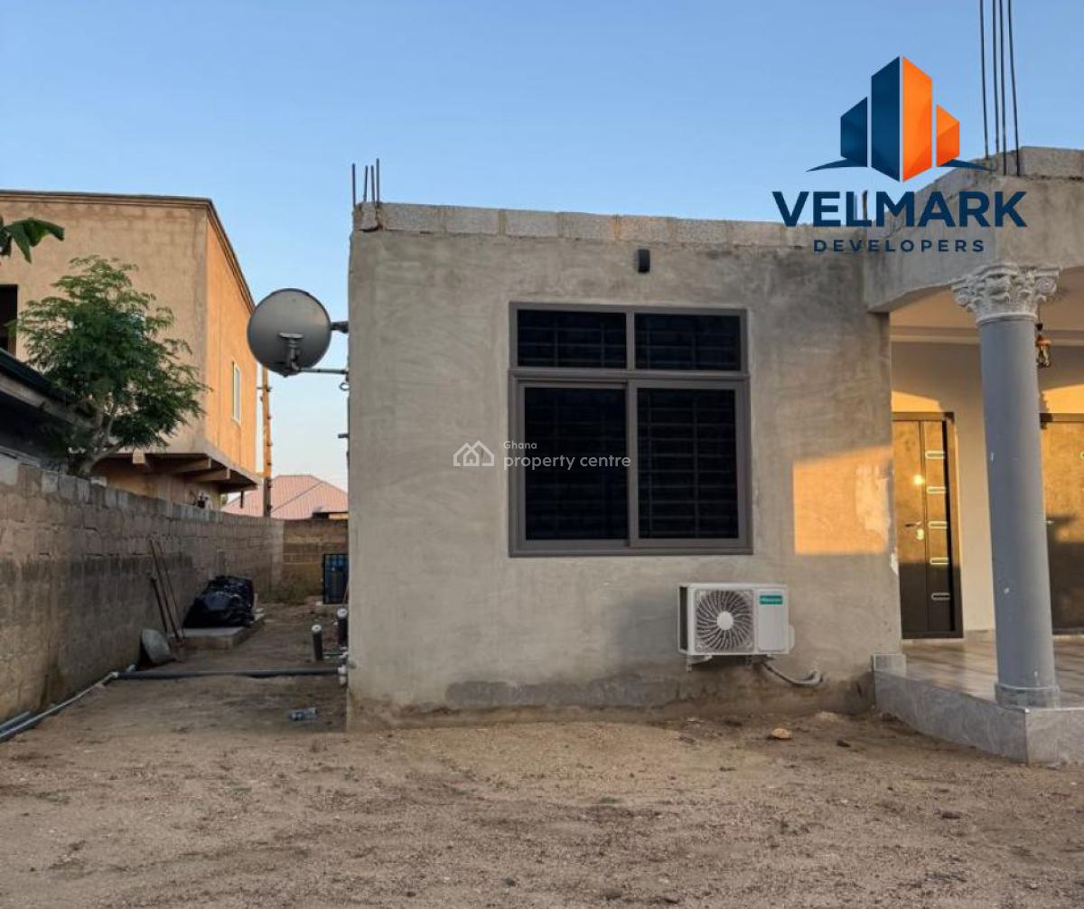 Investors Deal: Luxury 5 Bedrooms En-suite Home, Adade Road, Kasoa, Awutu-senya East, Central Region, House for Sale