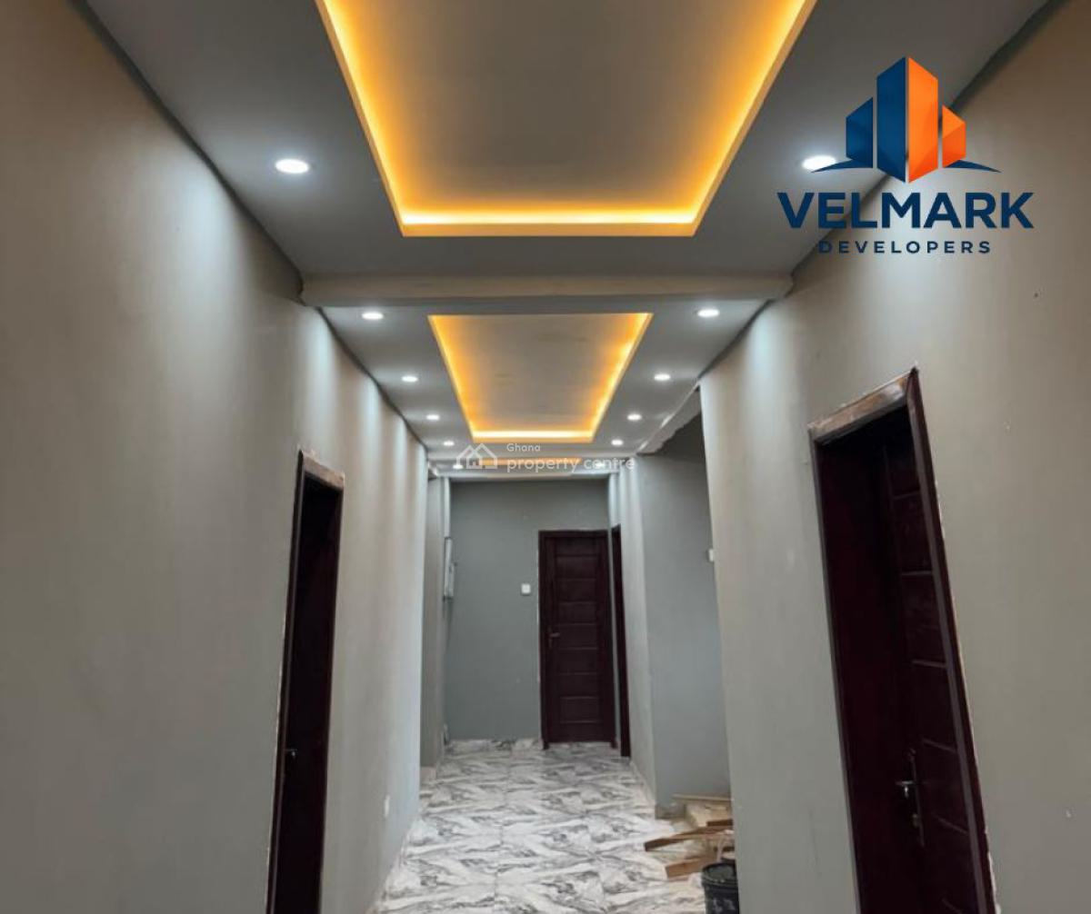 Investors Deal: Luxury 5 Bedrooms En-suite Home, Adade Road, Kasoa, Awutu-senya East, Central Region, House for Sale