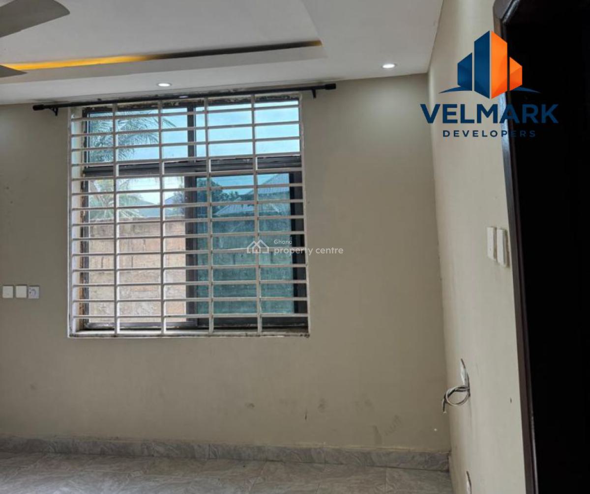 Investors Deal: Luxury 5 Bedrooms En-suite Home, Adade Road, Kasoa, Awutu-senya East, Central Region, House for Sale