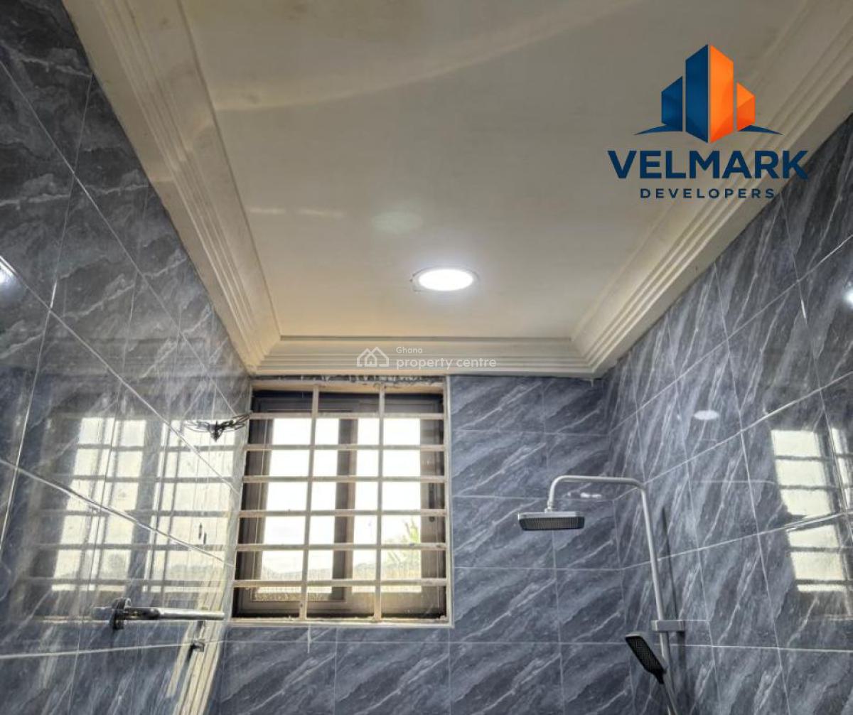 Investors Deal: Luxury 5 Bedrooms En-suite Home, Adade Road, Kasoa, Awutu-senya East, Central Region, House for Sale