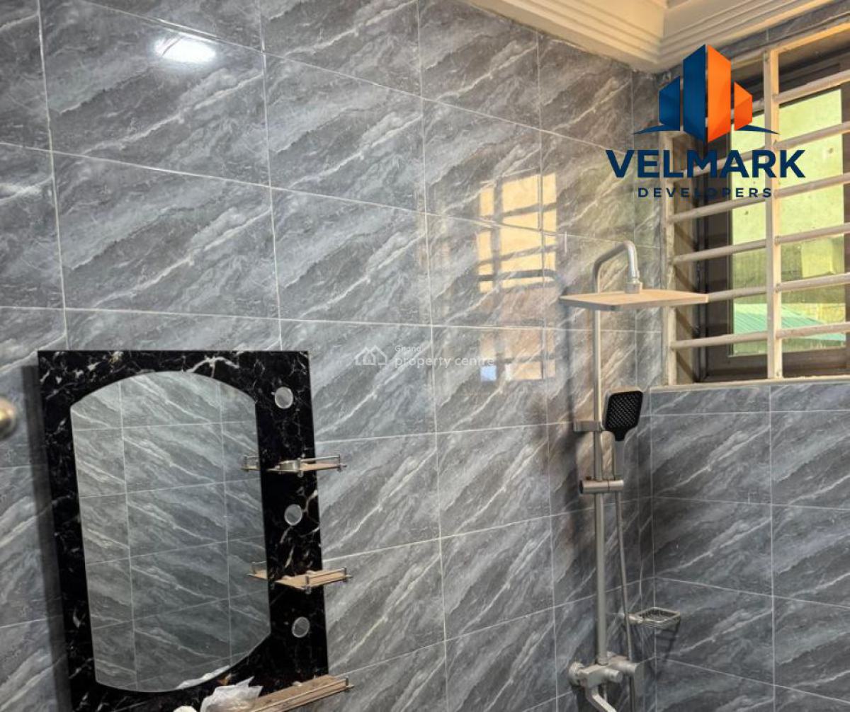 Investors Deal: Luxury 5 Bedrooms En-suite Home, Adade Road, Kasoa, Awutu-senya East, Central Region, House for Sale