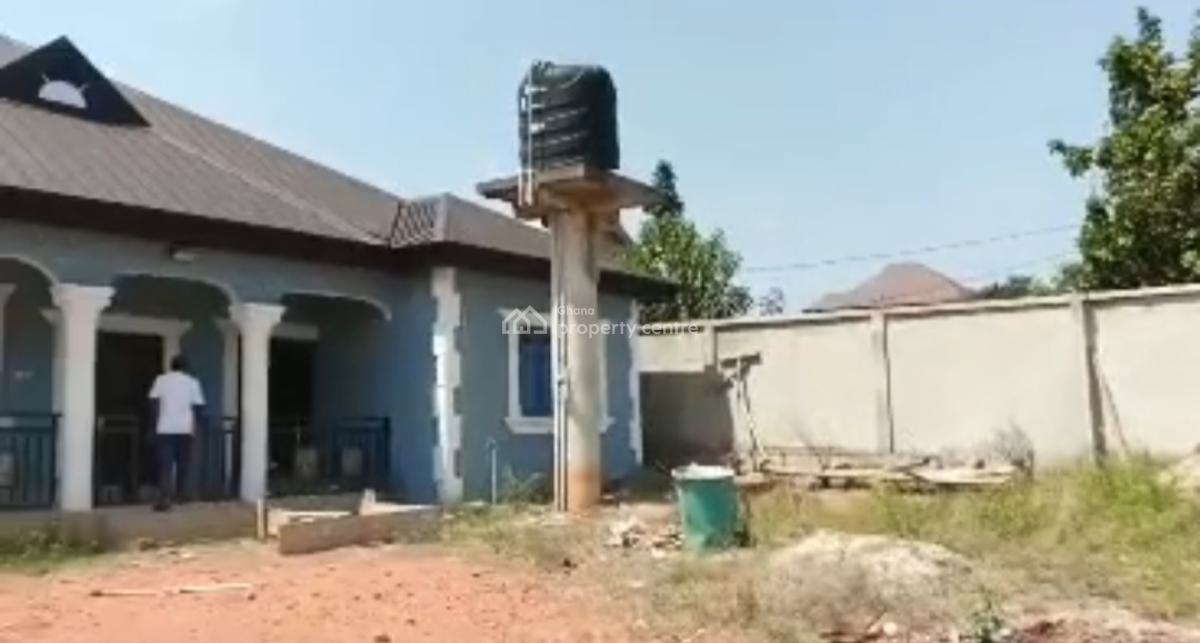 4 Bedrooms, Kwanwoma, on Ahodwo Sokoban Road., Kumasi Metropolitan, Ashanti, House for Sale